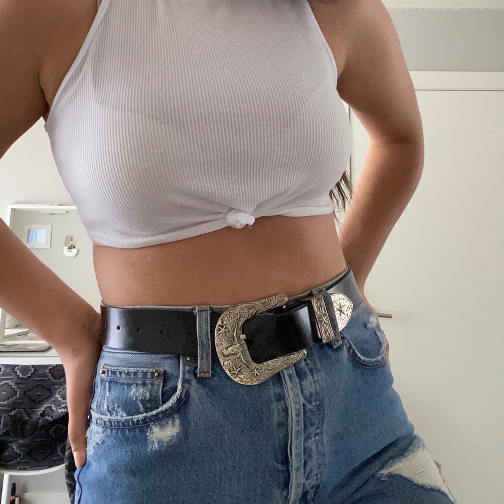 White crop top with knot